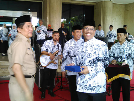 Pencarian PGRI Malalayang - Persatuan Guru Republik Indonesia Cabang Malalayang